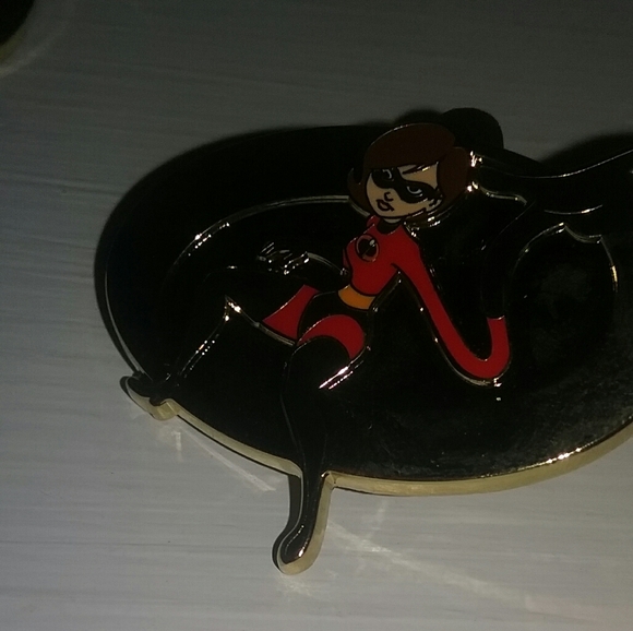 Pins - Picture 4 of 6